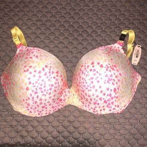 Victoria’s Secret Plunge Bra